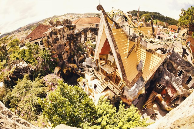 The Hang Nga Villa - Crazy House in Dalat: Explore the Unique Architecture and Green Spirit