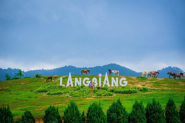 CONQUERING LANGBIANG MOUTAIN 